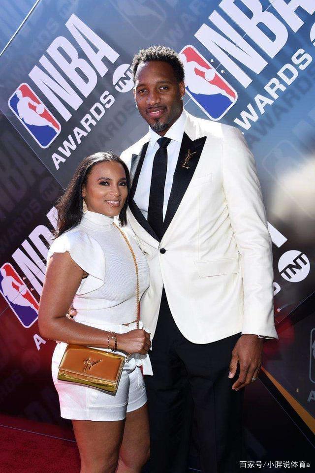 在联赛中持 在联赛中持