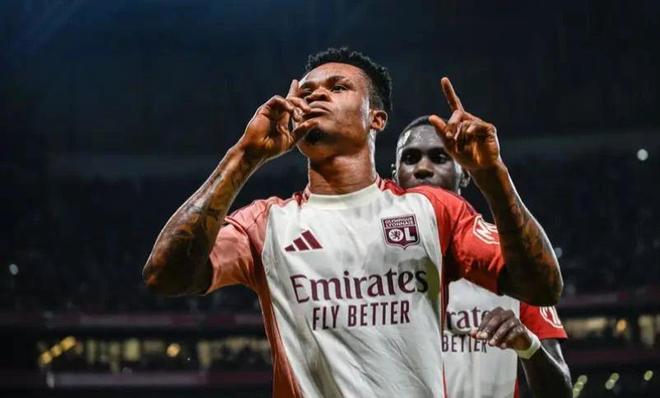 水晶宫的坚 水晶宫的坚